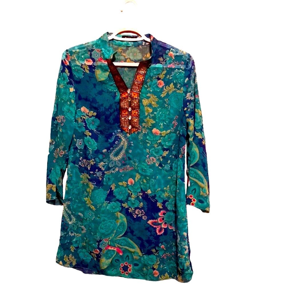⭐️3/$15⭐️ Clocolor Bohemian long sleeve woman shirt Medium⭐️